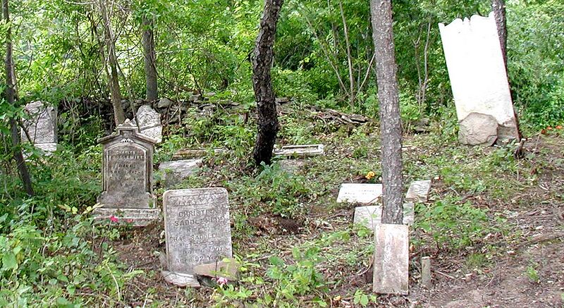 File:Saddlemire CemeteryReduced.jpeg