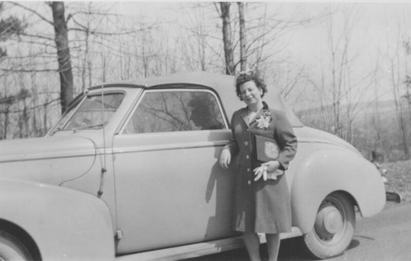 File:BS011StevensWomanCarB.jpg