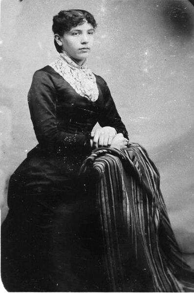 File:Minnie Onderdonk Ball4.jpg