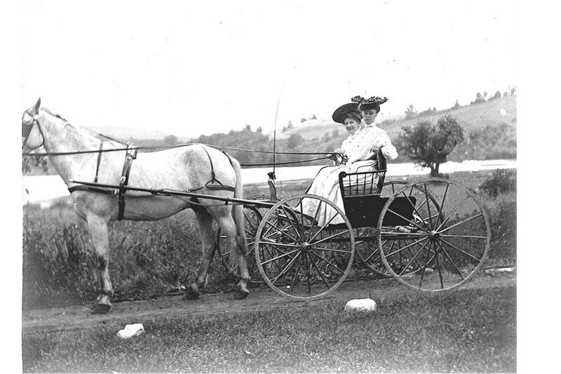 File:Lucy and Edna.jpg