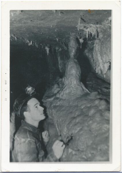 File:KnoxCavePhotoSeries3.jpg