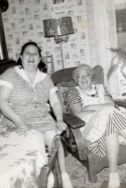 File:Grace and Ella Warner.jpg