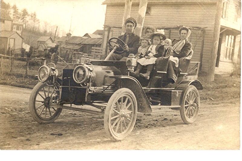 File:Robert's Family.jpg