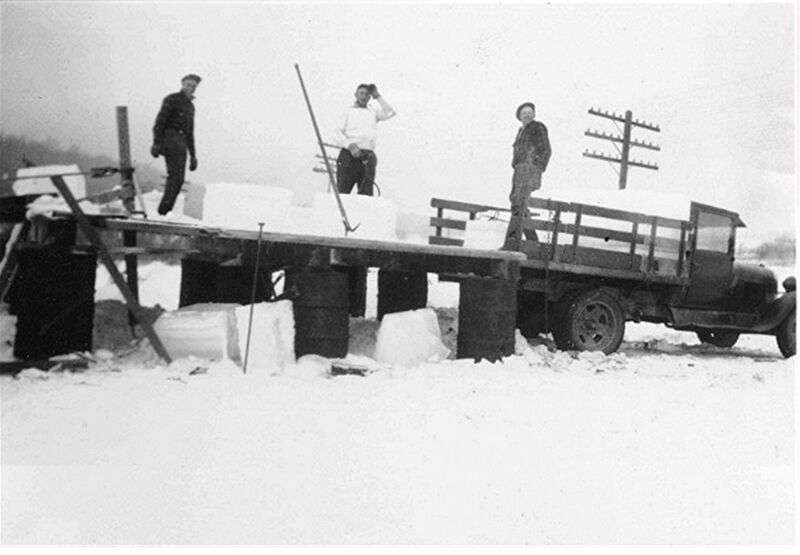 File:Harvesting Ice 3.jpg