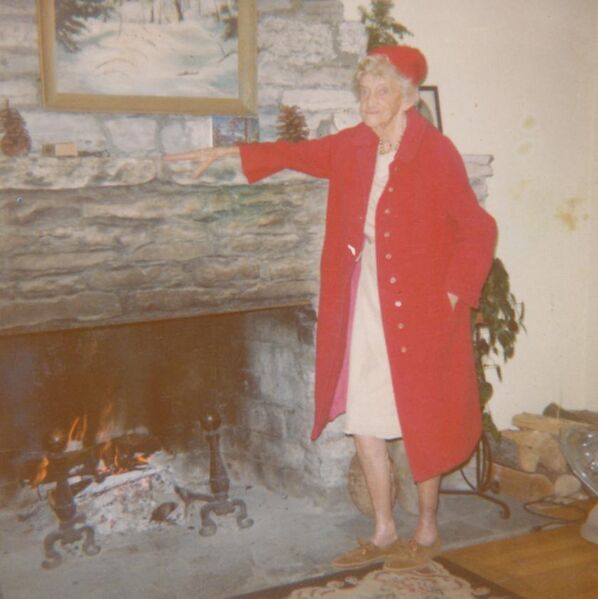 File:LesleyBrower1975Winter.jpg