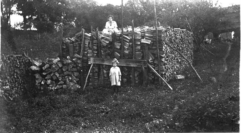 File:Hazel and Alberta.jpg