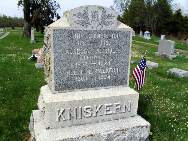 File:Kniskernjohncalvinheadstone.jpg