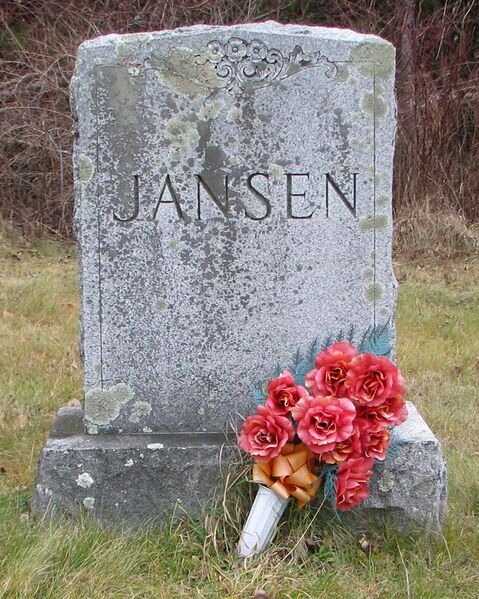 File:Grave-Woodlawn-JansenMonument.jpg