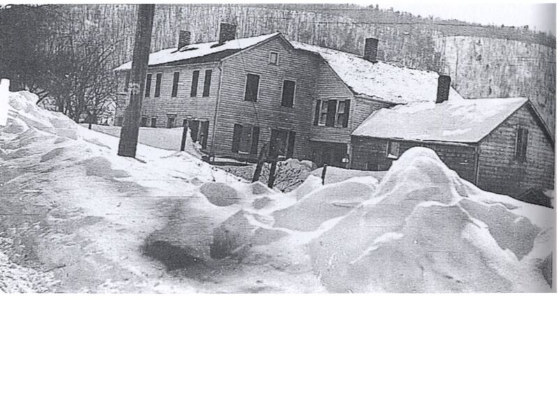 File:Inn in Winter.jpg