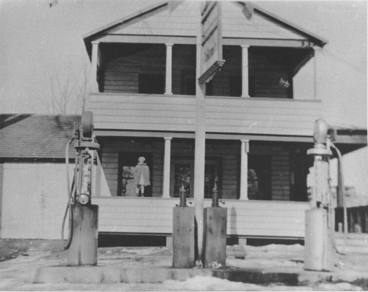 File:BS003StevensGasStationSi.jpg