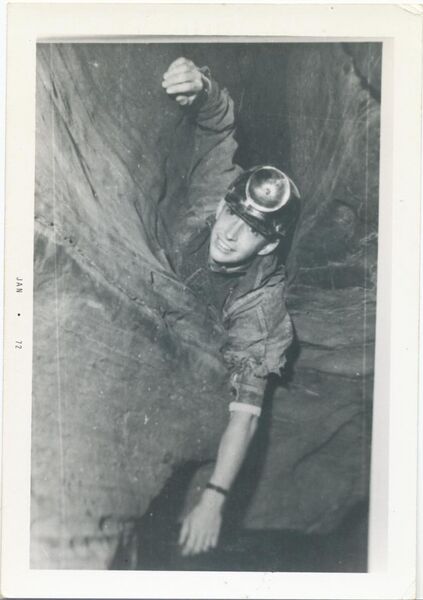 File:KnoxCavePhotoSeries7.jpg