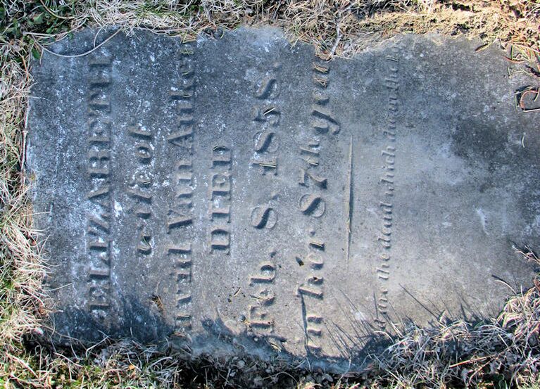 File:GraveVanAukenElizabeth.jpg