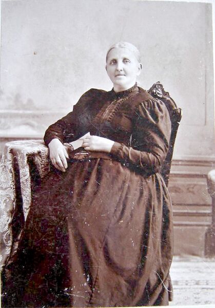 File:Mrs Darius Barber.jpg