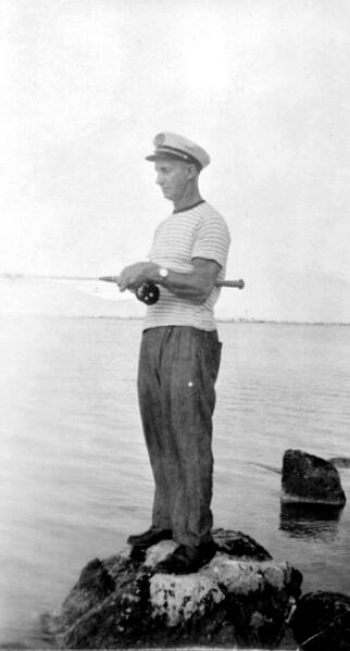 File:Father 33.jpg
