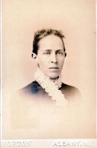 File:Luddenlauradeitz1.jpg