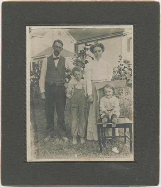 File:S004BurnsGeorgeFamily1910Schenectady.jpg
