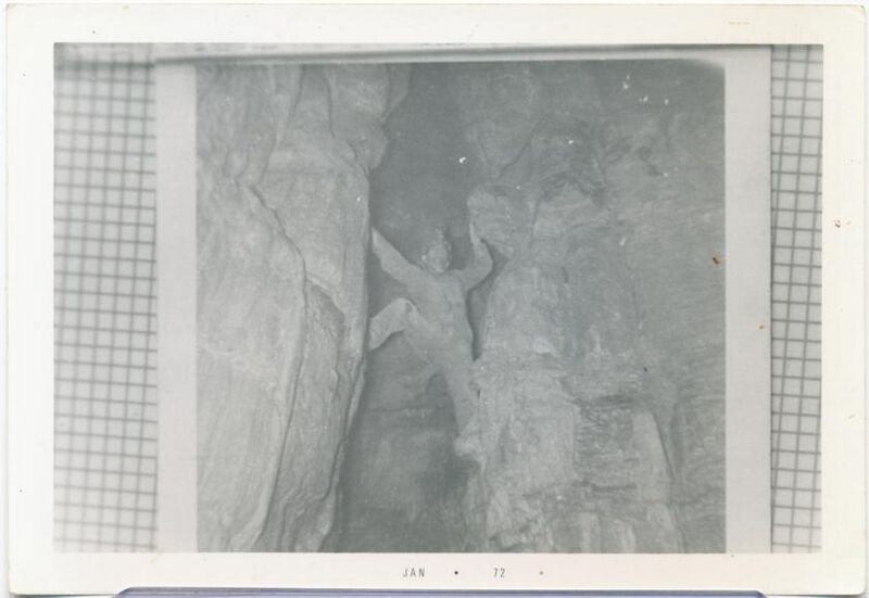 File:KnoxCavePhotoSeries12.jpg