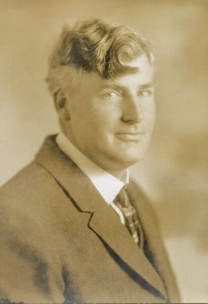 File:KnoxCaveRobinsonDC-Portrait.jpg