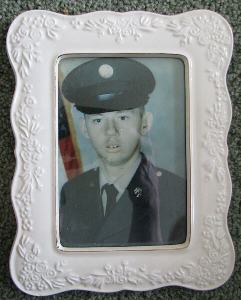 File:GilbertGlennRPortrait.jpg